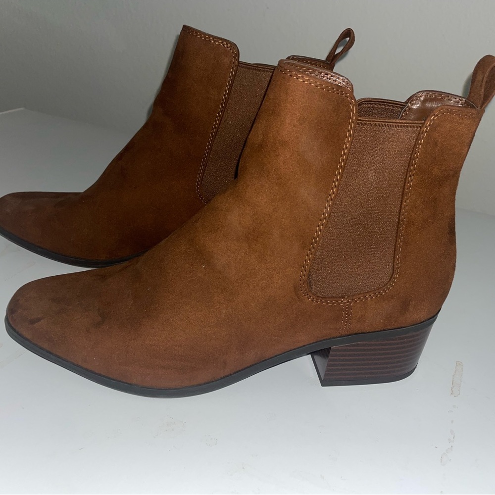 Brown target suede booties